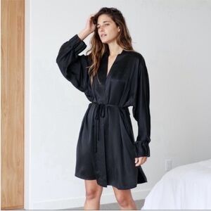 NEW Lunya washable silk robe
